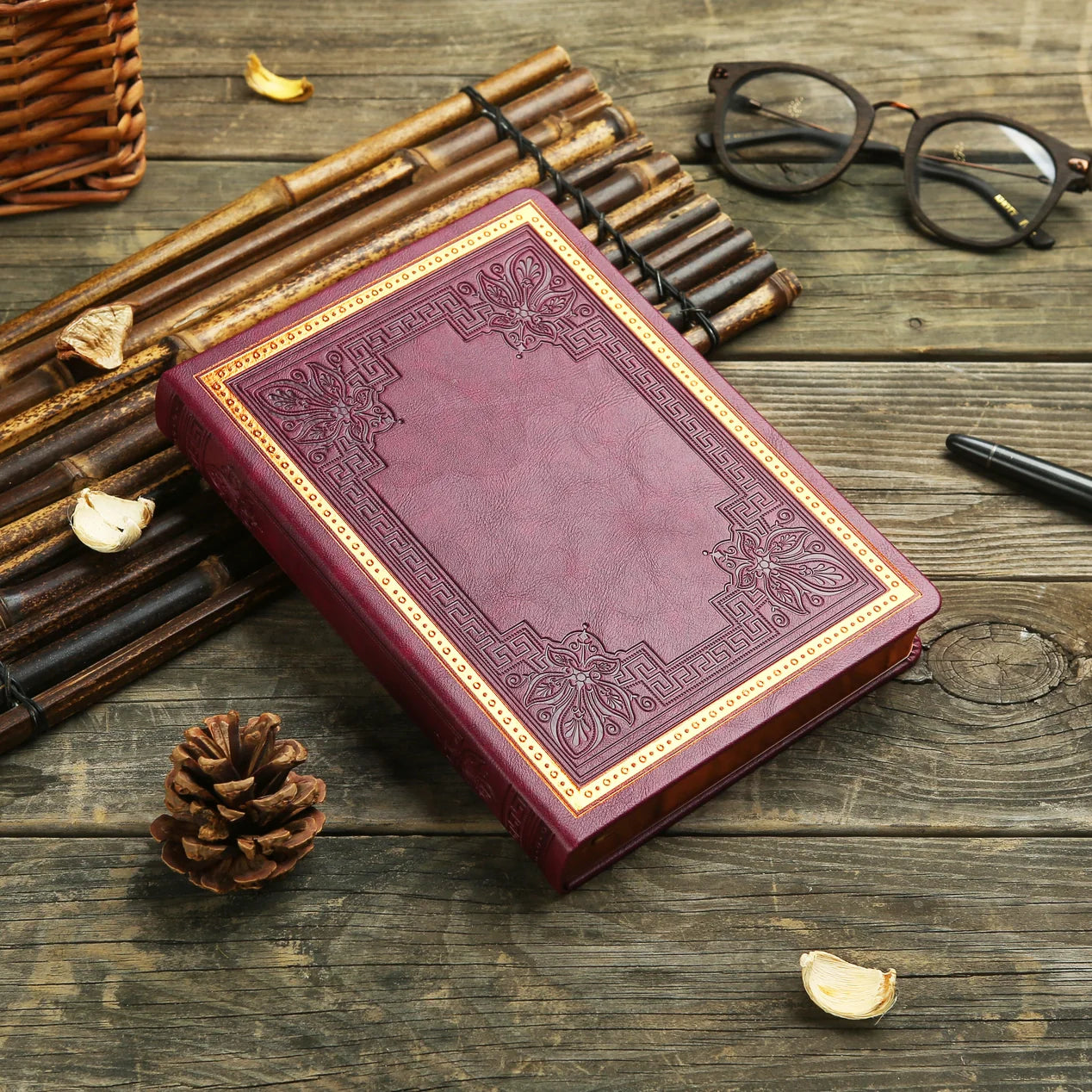 Antikes Vintage Burgunderrotes Tagebuch – 320-seitiges Notizbuch aus veganem Leder