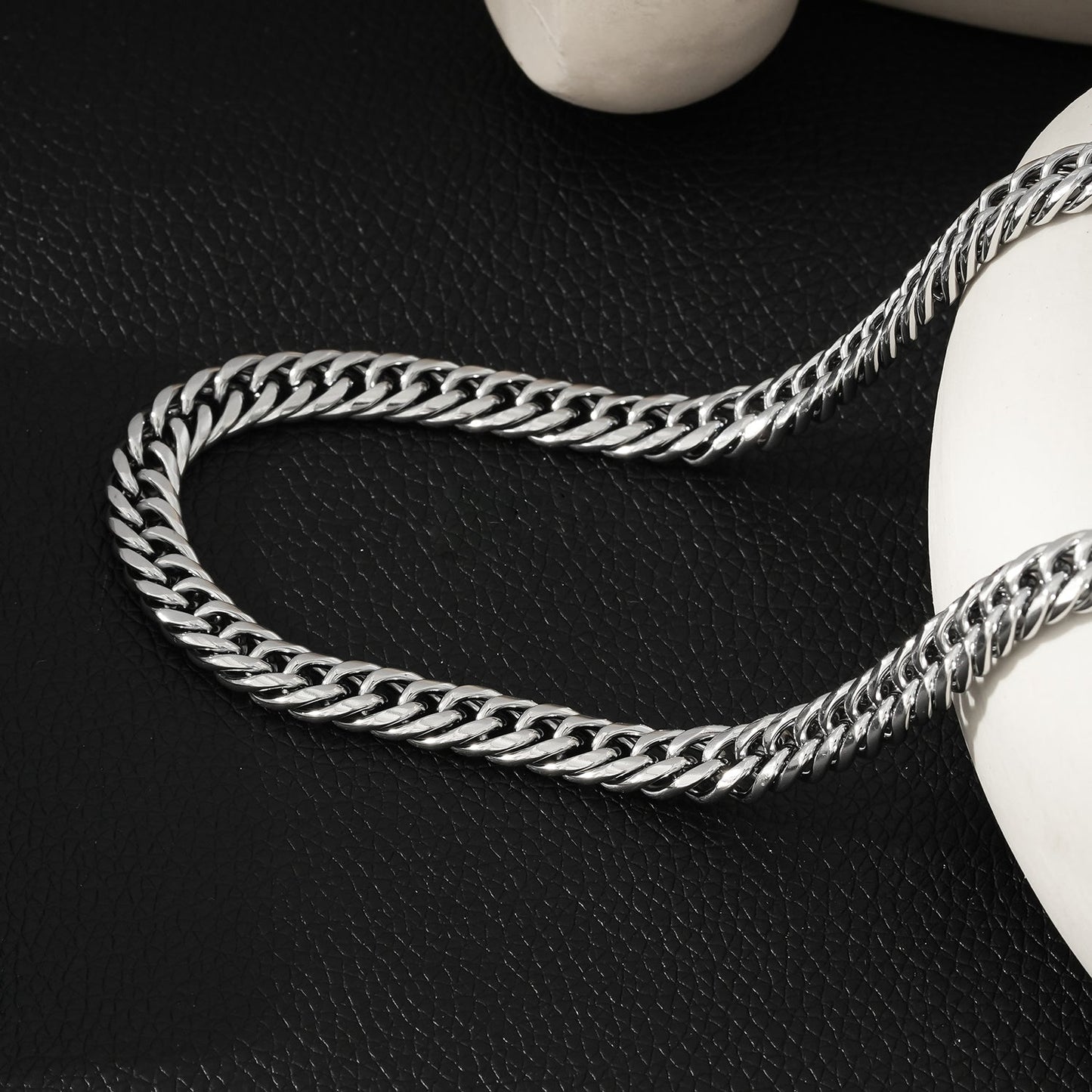 Chunky Chain in Silver for Women or Men - Evolve Supply Co. Evolve Supply Co.