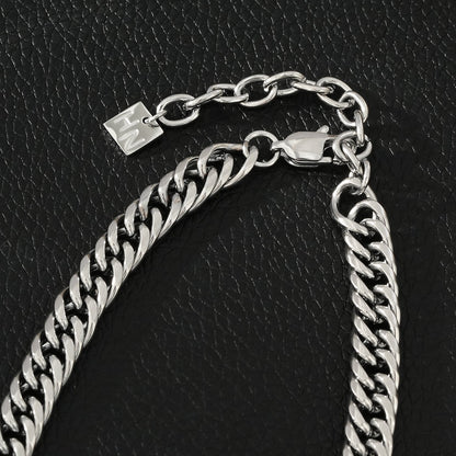 Chunky Chain in Silver for Women or Men - Evolve Supply Co. Evolve Supply Co.