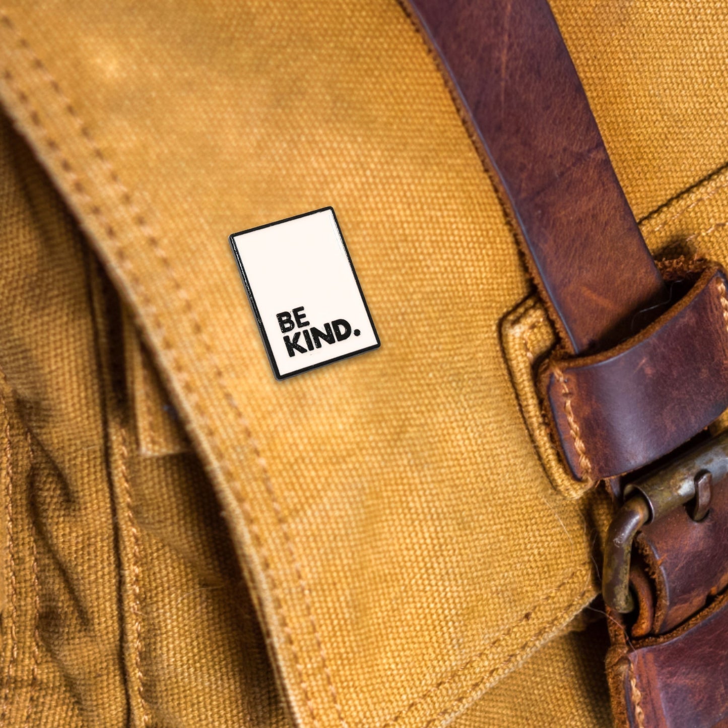 Sei freundlich | Sammler-Pin